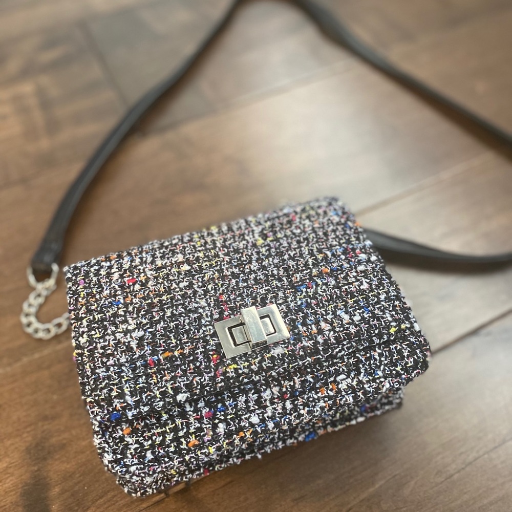 Black purse .